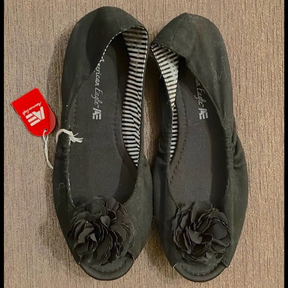 American Eagle peep-toe flats - brand new